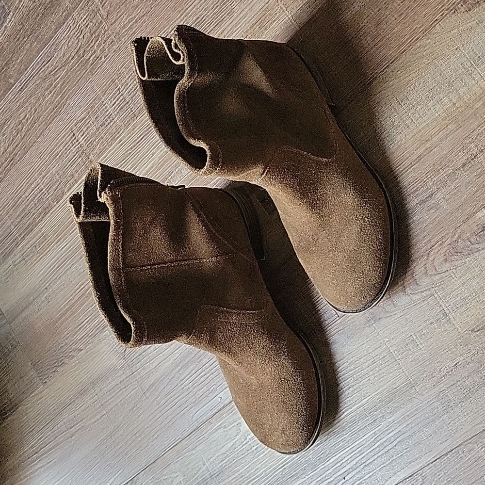 ME TOO distressed leather booties 8.5